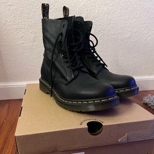 Dr Martens 1460 Pascal boots